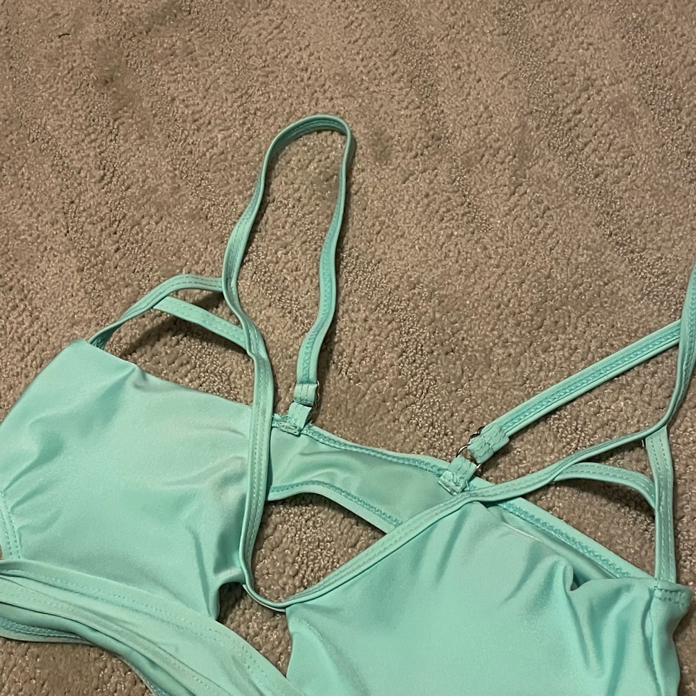 🫶TEAL👙SUPER CUTE🌈 Cut out Bikini SWIM 🔝 ❤️‍🔥🫶🏼 - Picture 2 of 7